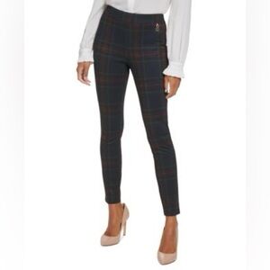 GUC. Tommy Hilfiger Plaid Pull-On Pants – Size 14
Comfortable and flattering.